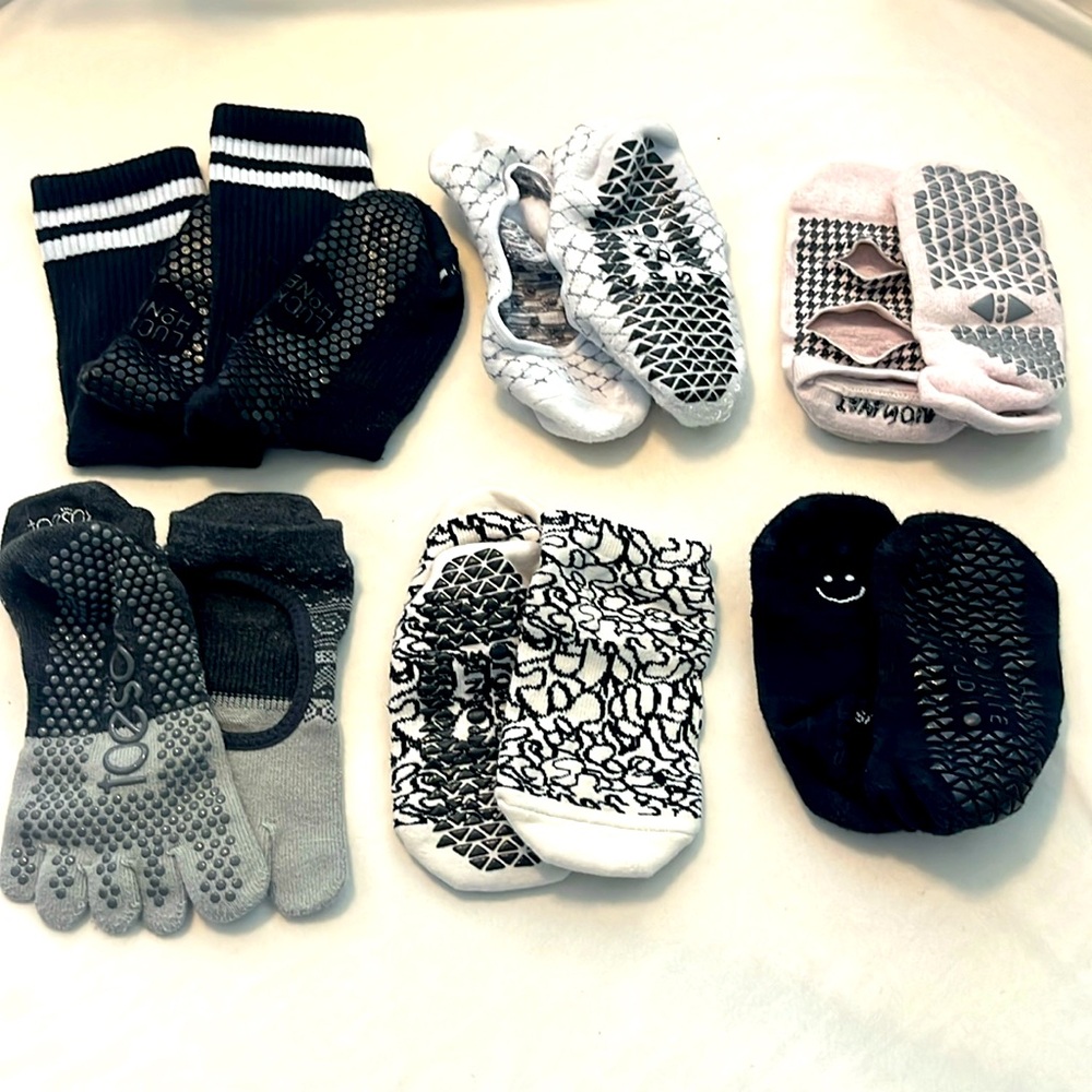 6 pairs of barley worn Pilates Socks size S/M.